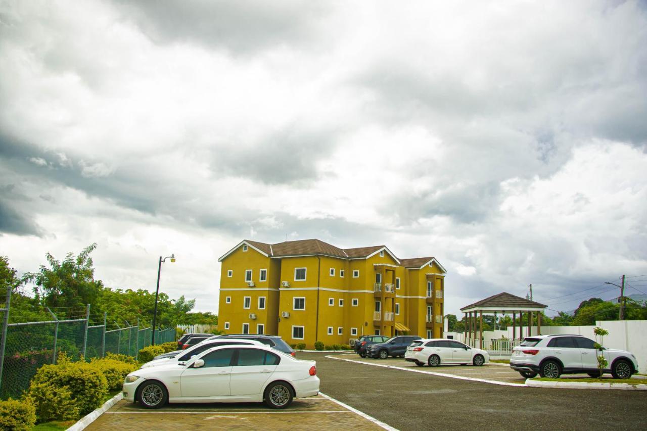 Comfort Homes Кингстон Экстерьер фото